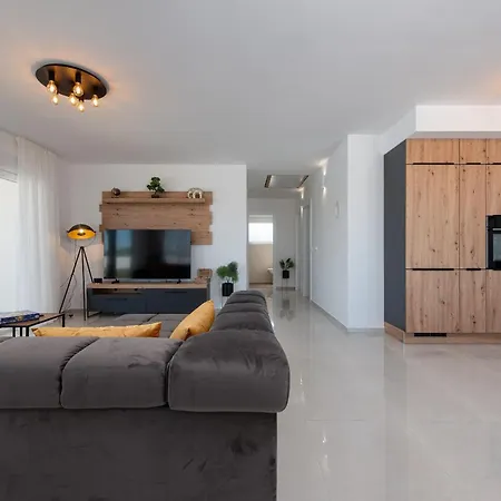 Roma Zadarvillas * Nin